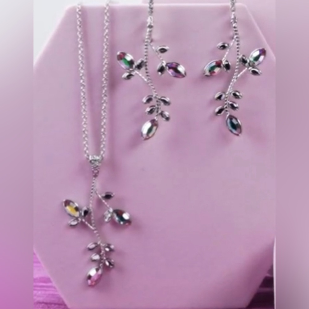 Touchstone Crystal by Swarovski oN THE VINE earrings Exquisite aurore boreale